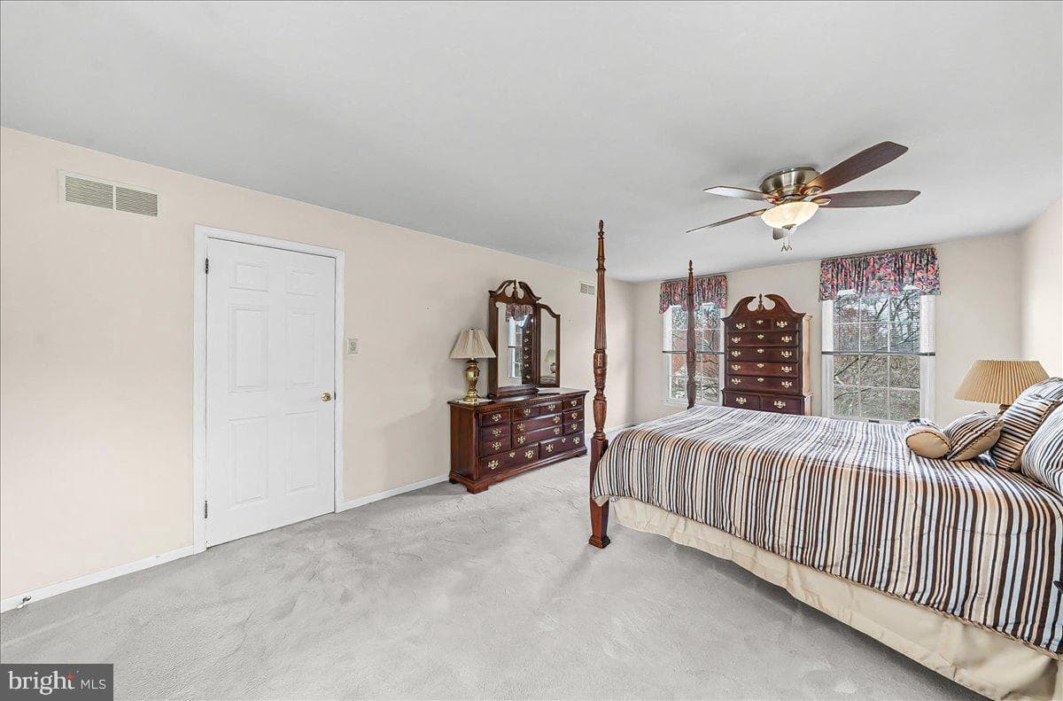 100 Trowbridge Lane photo 27