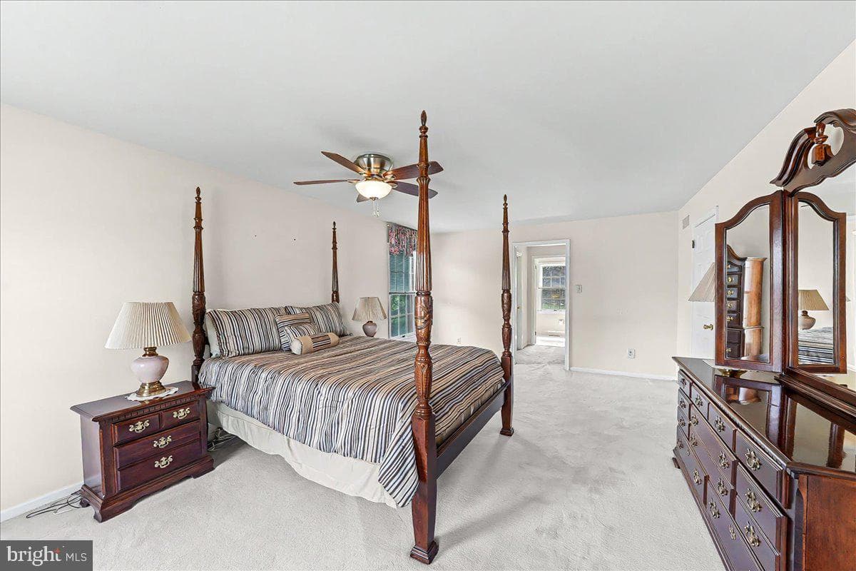 100 Trowbridge Lane photo 28