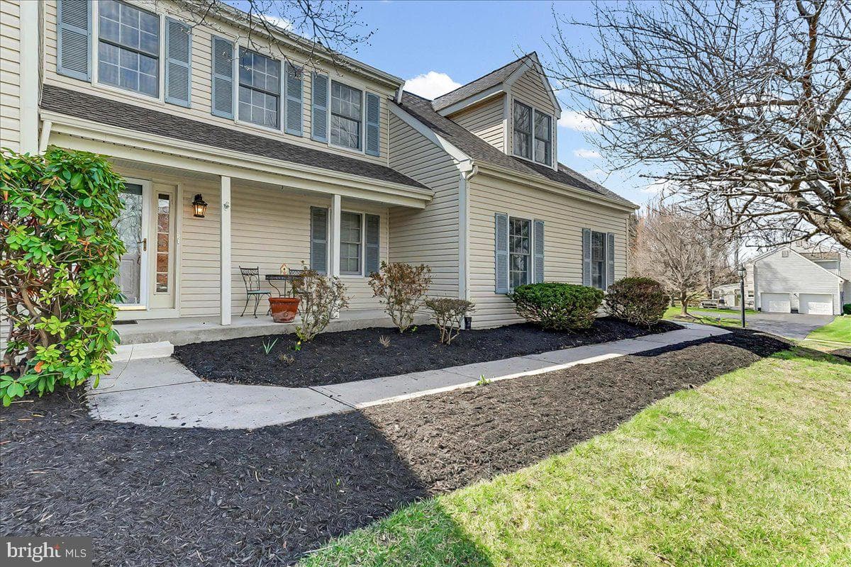 100 Trowbridge Lane photo 3