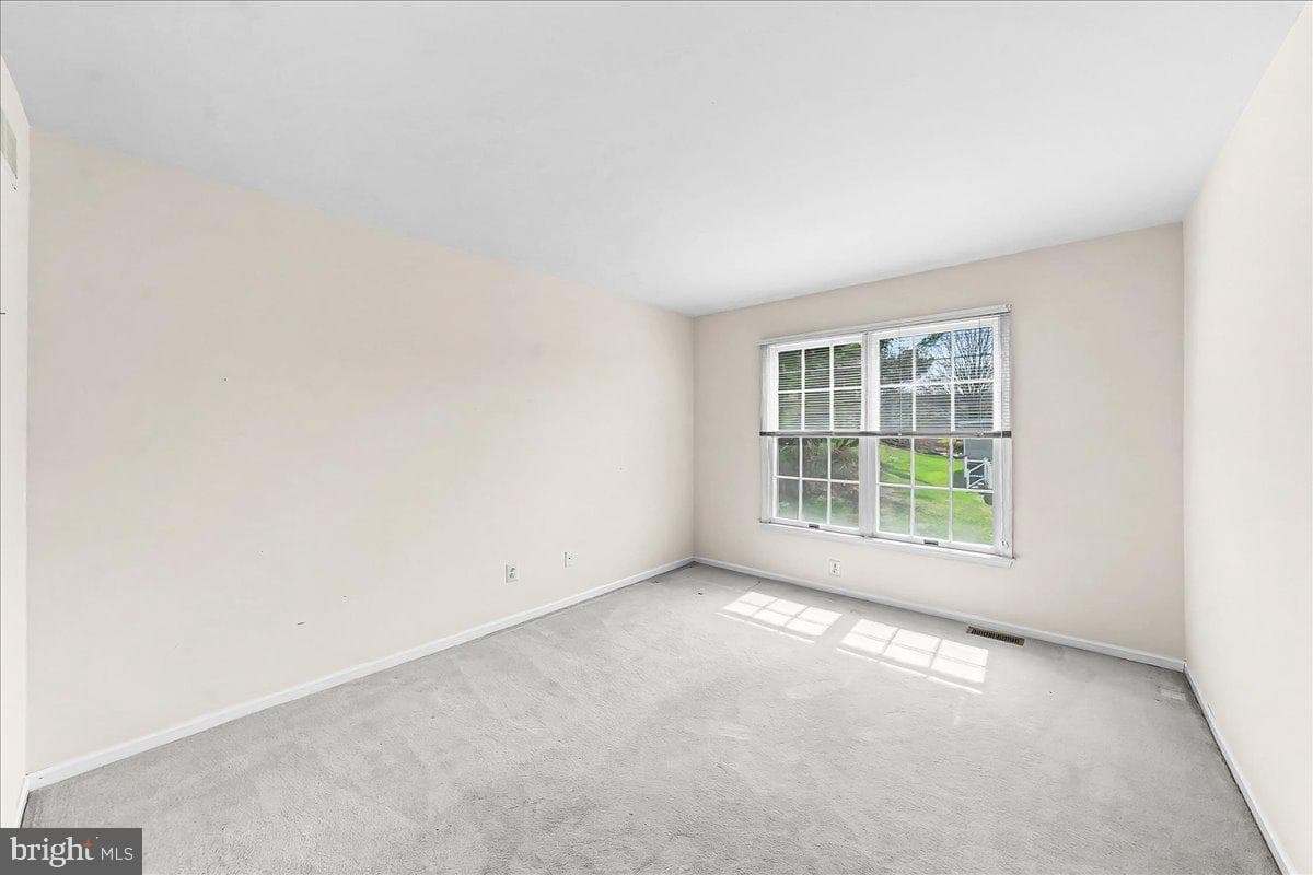 100 Trowbridge Lane photo 33