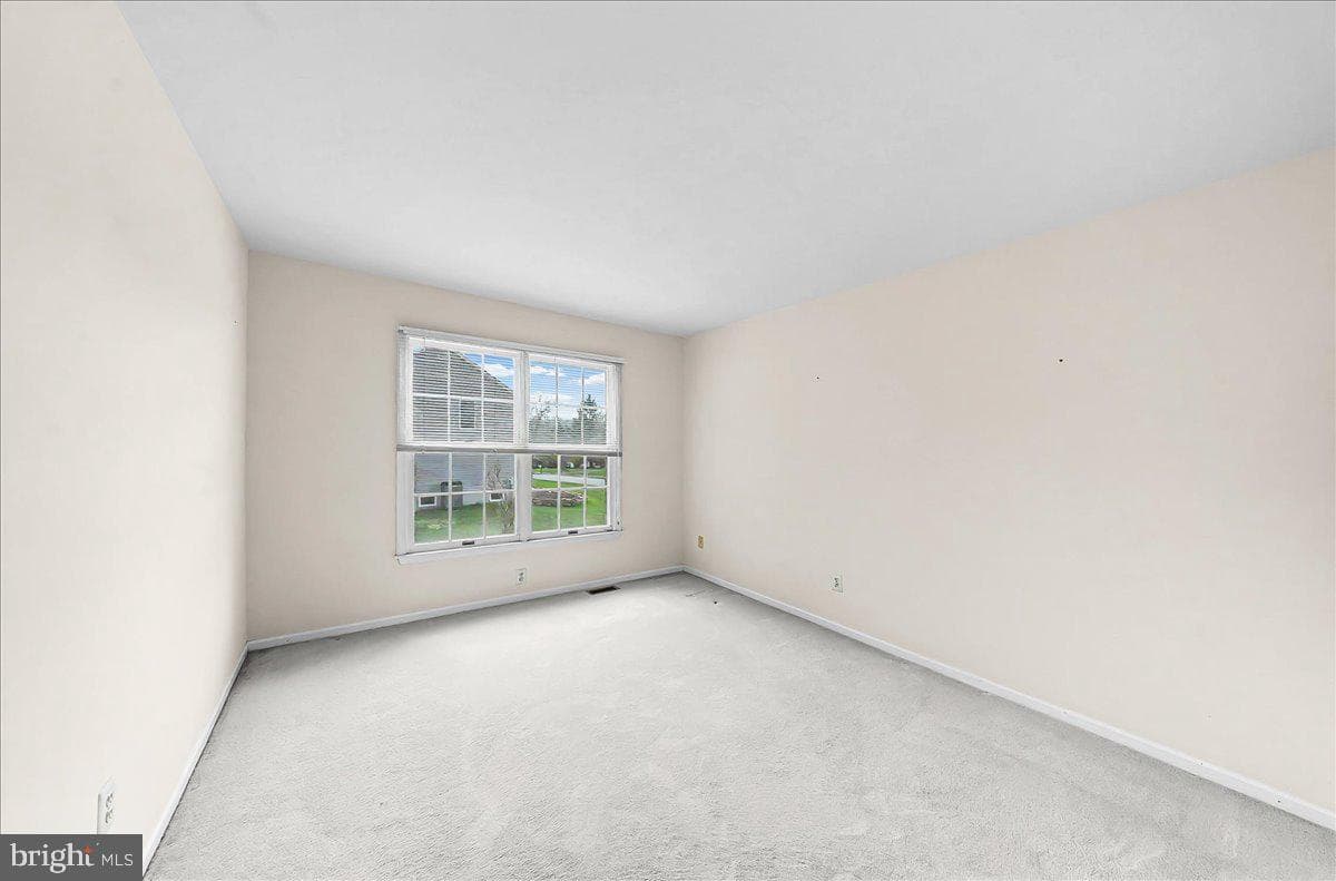100 Trowbridge Lane photo 39