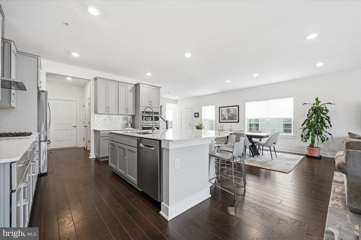 279 Red Leaf Lane photo 8
