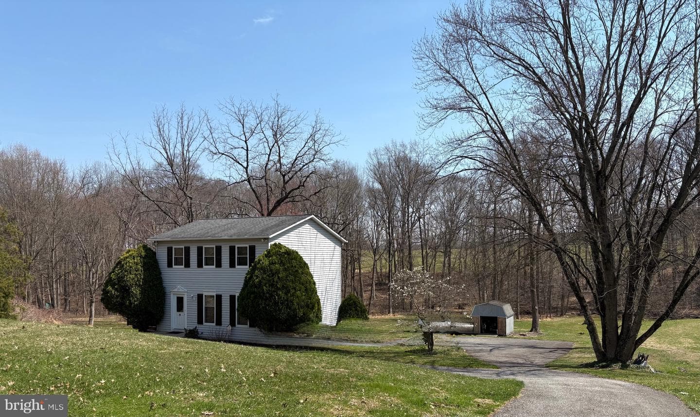 8 Briar Chase Road