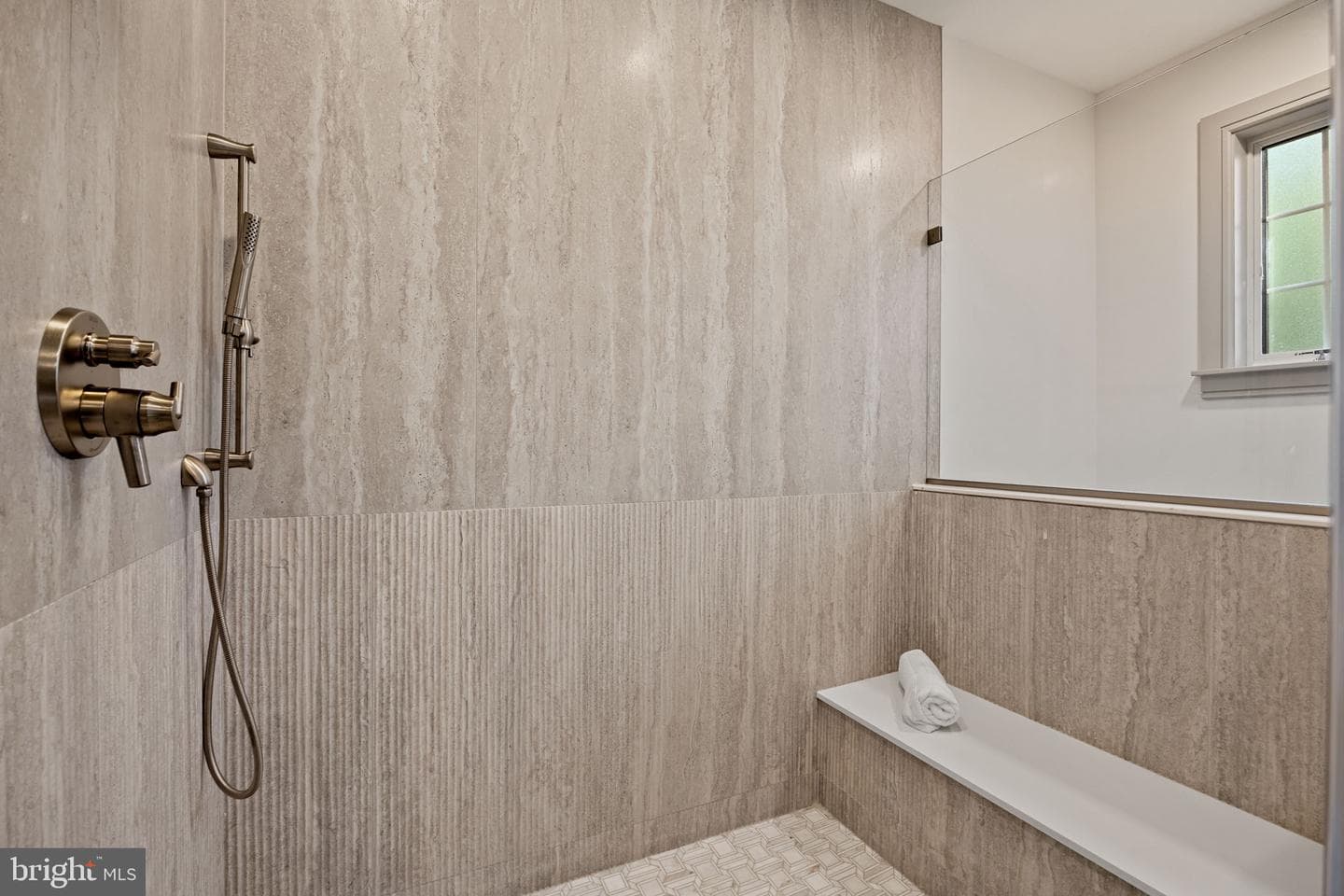 1179 Beaumont Road photo 15