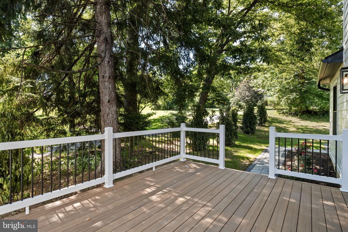 1179 Beaumont Road photo 47