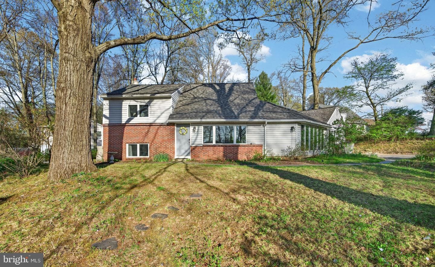 2 Sunset Drive photo 4