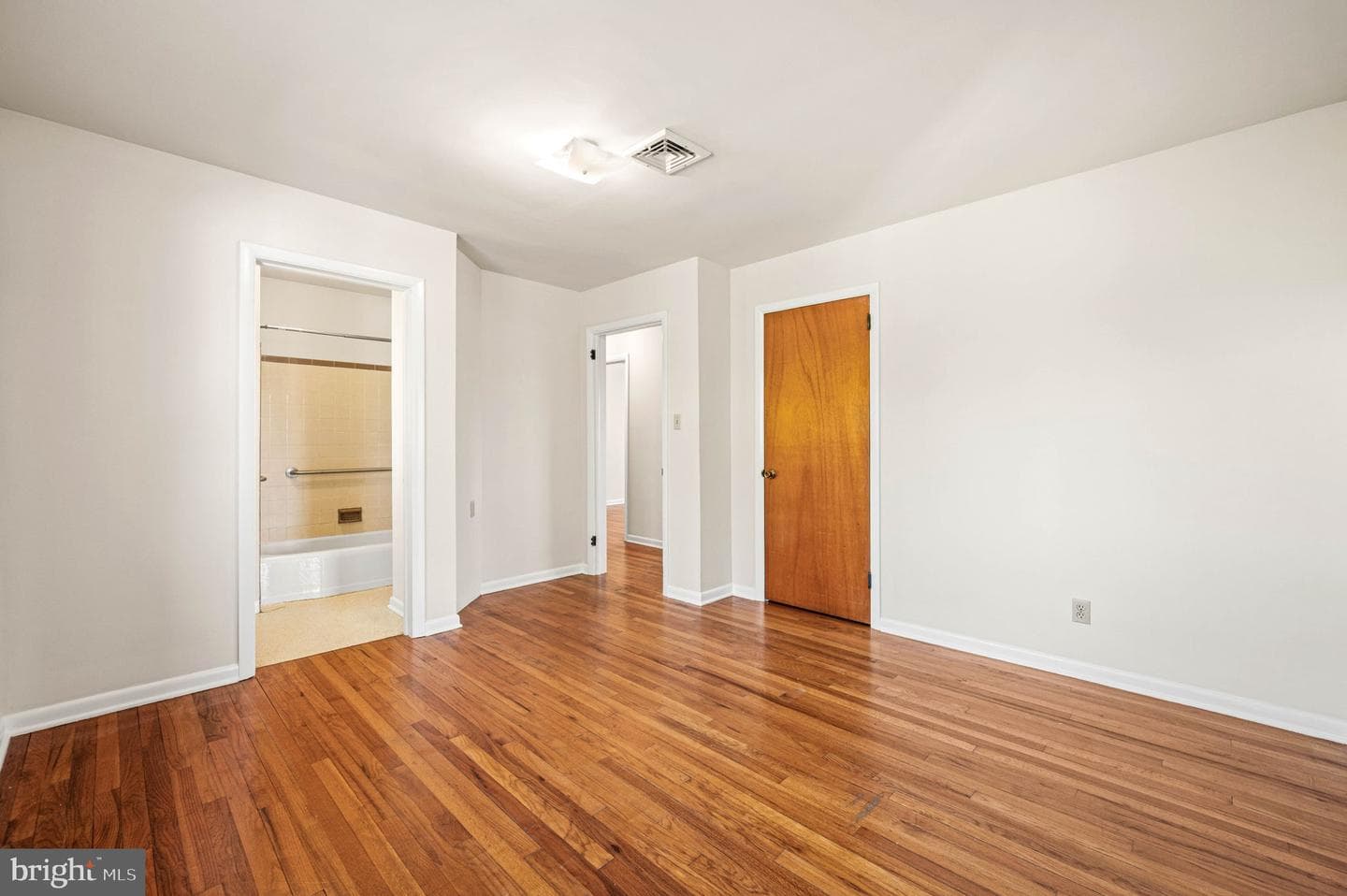 4951 Horseshoe Pike photo 13