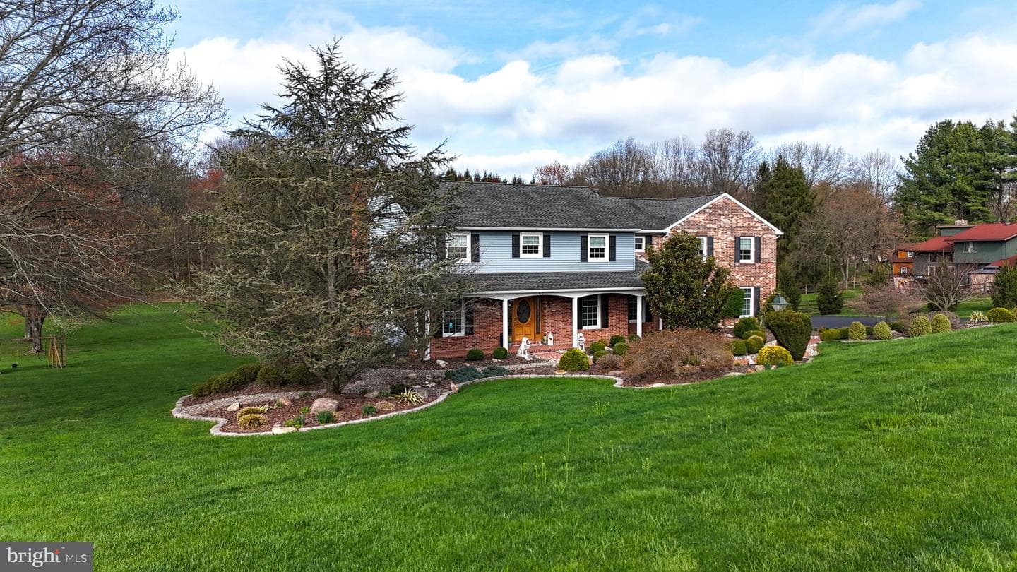 42 Eleanor Drive photo 2