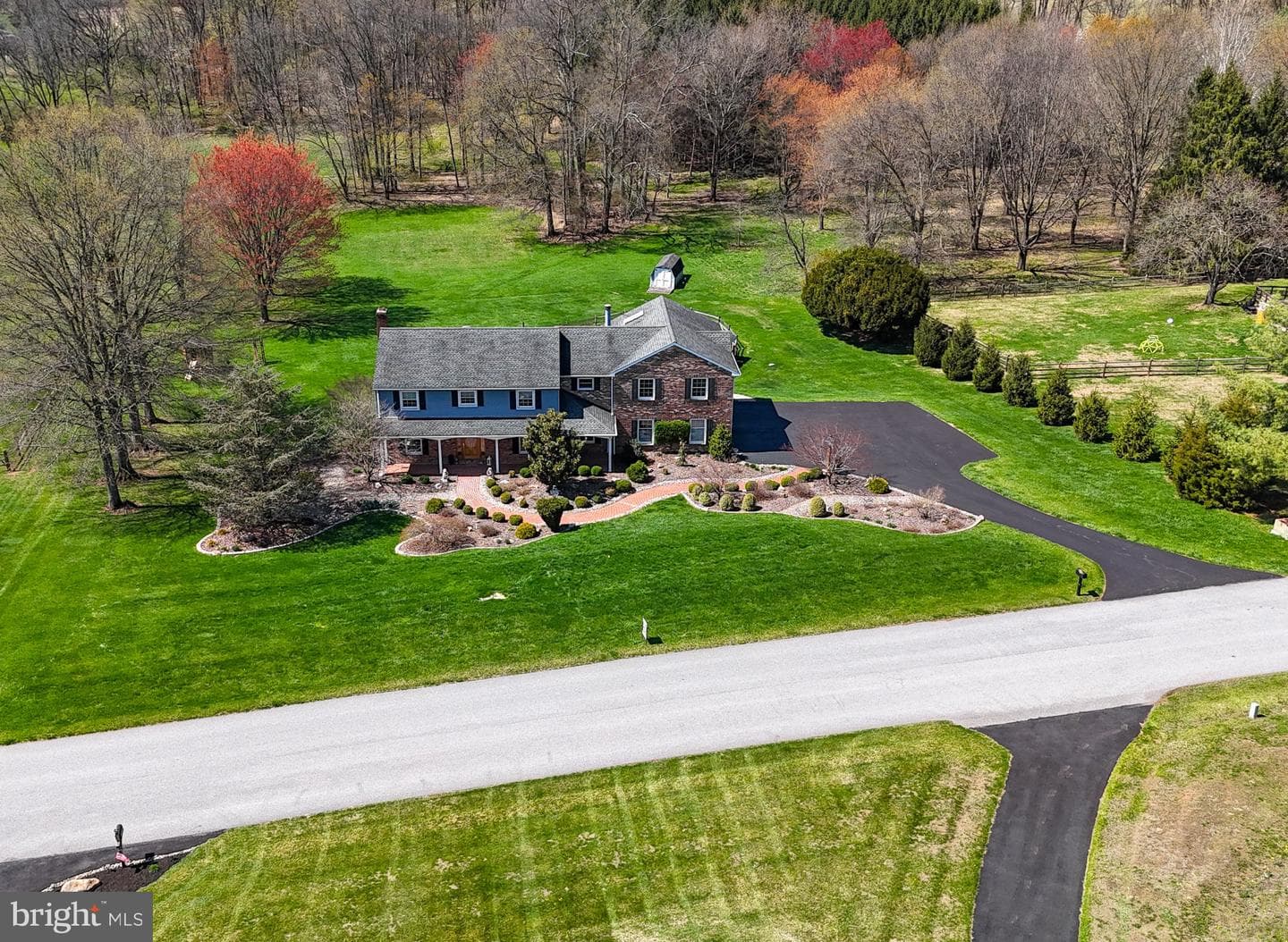 42 Eleanor Drive photo 3