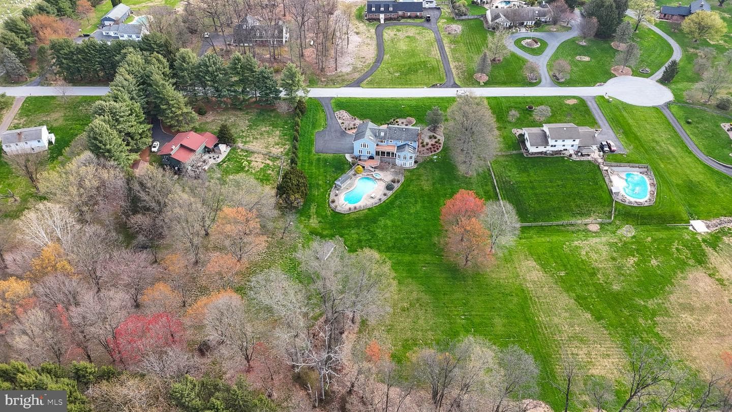 42 Eleanor Drive photo 5