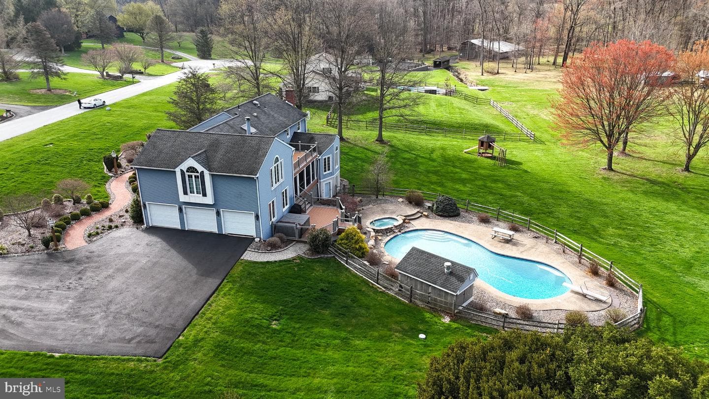 42 Eleanor Drive photo 6