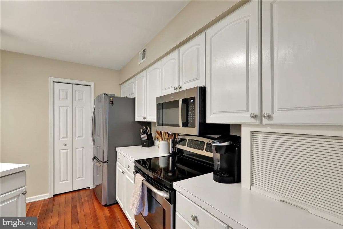 1302 Coventry Pointe Lane #1302 photo 10