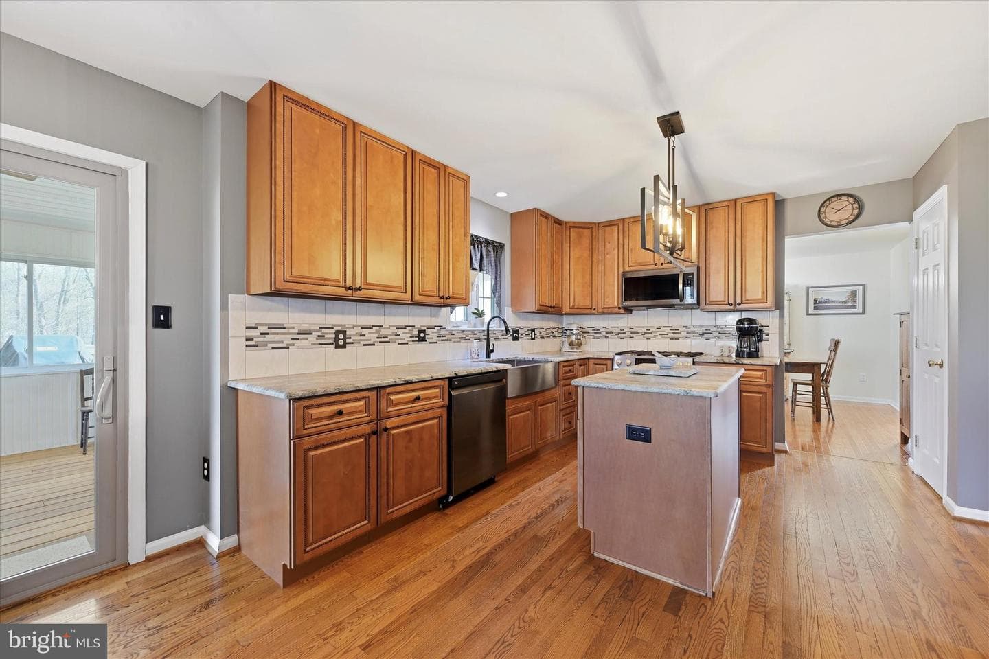 140 Durham Drive photo 5