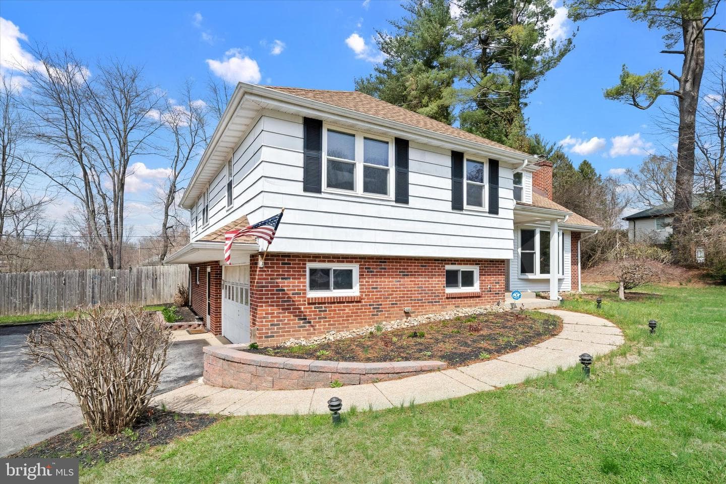 307 Longwood Drive photo 4