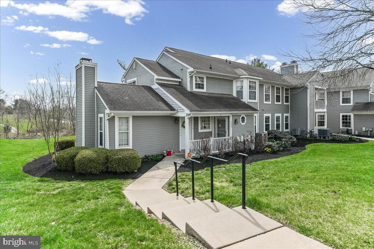 732 Bradford Terrace
