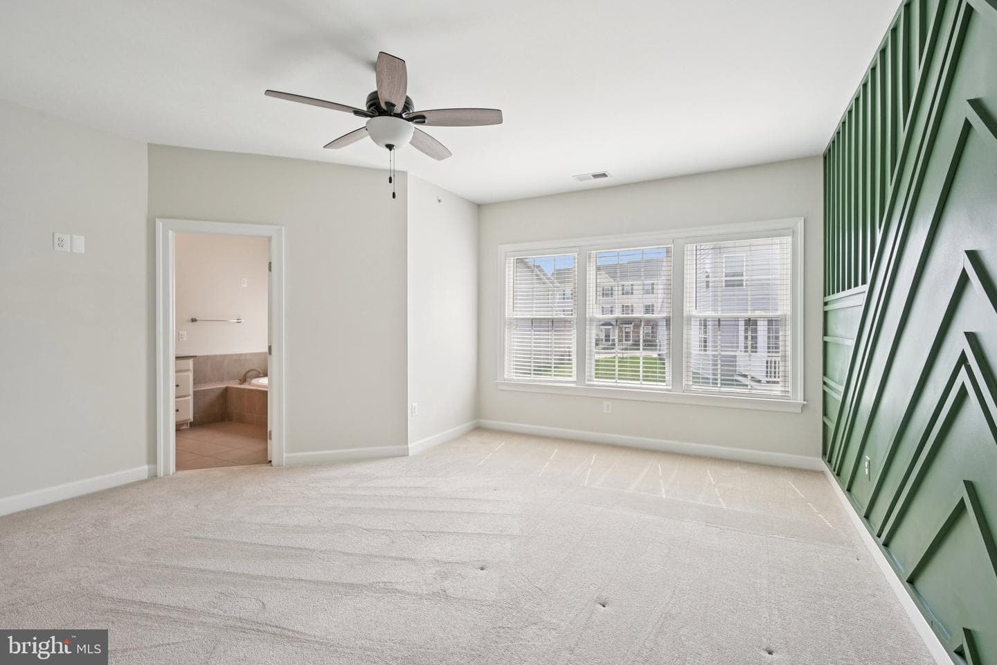 833 Stonecliffe Road photo 17