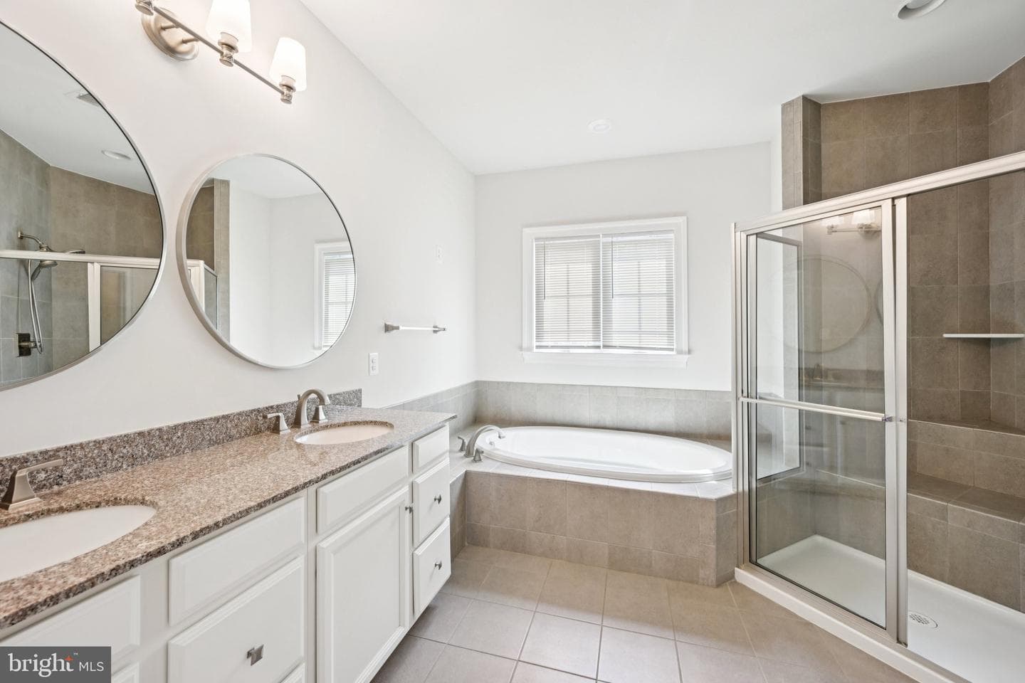 833 Stonecliffe Road photo 19