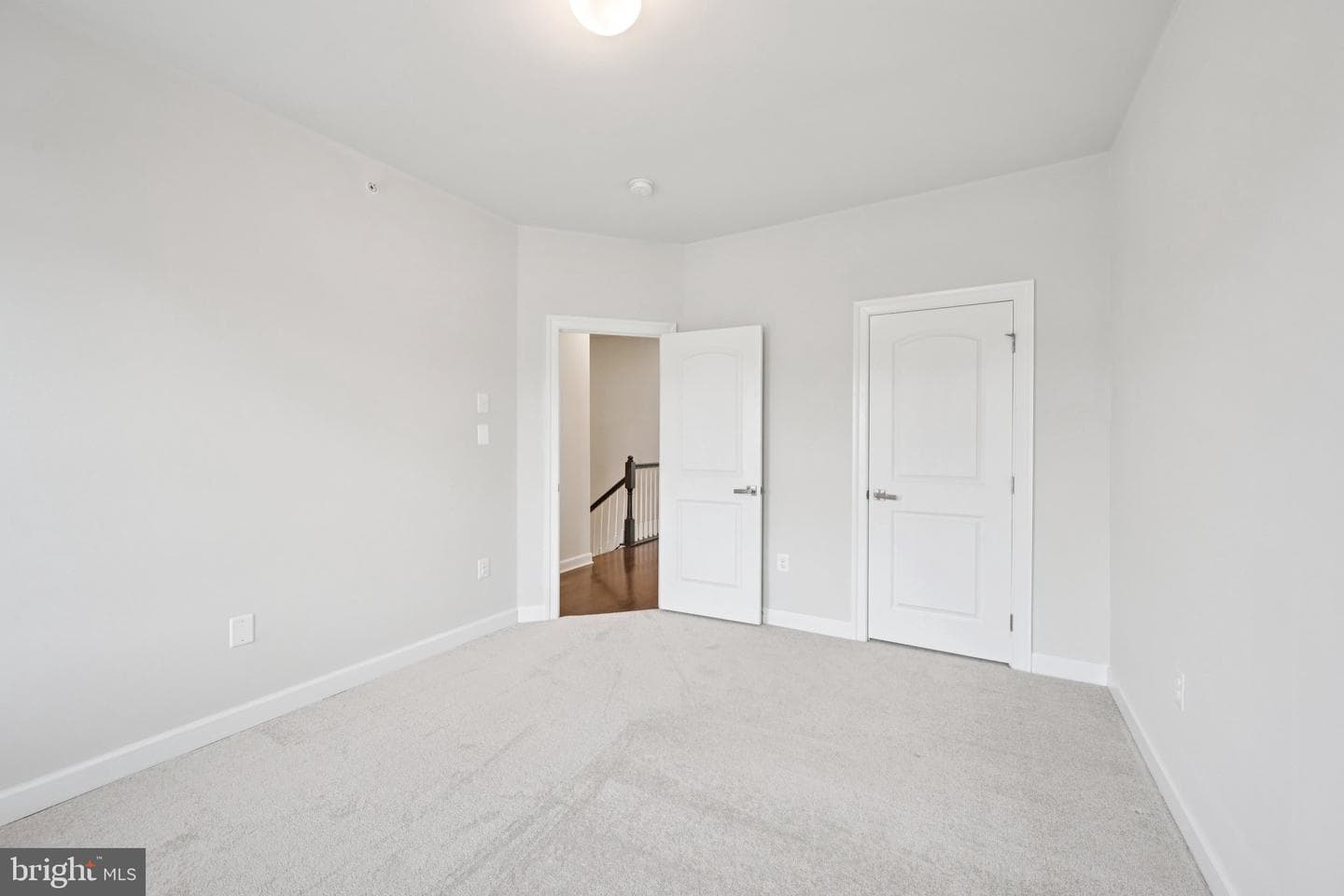 833 Stonecliffe Road photo 21