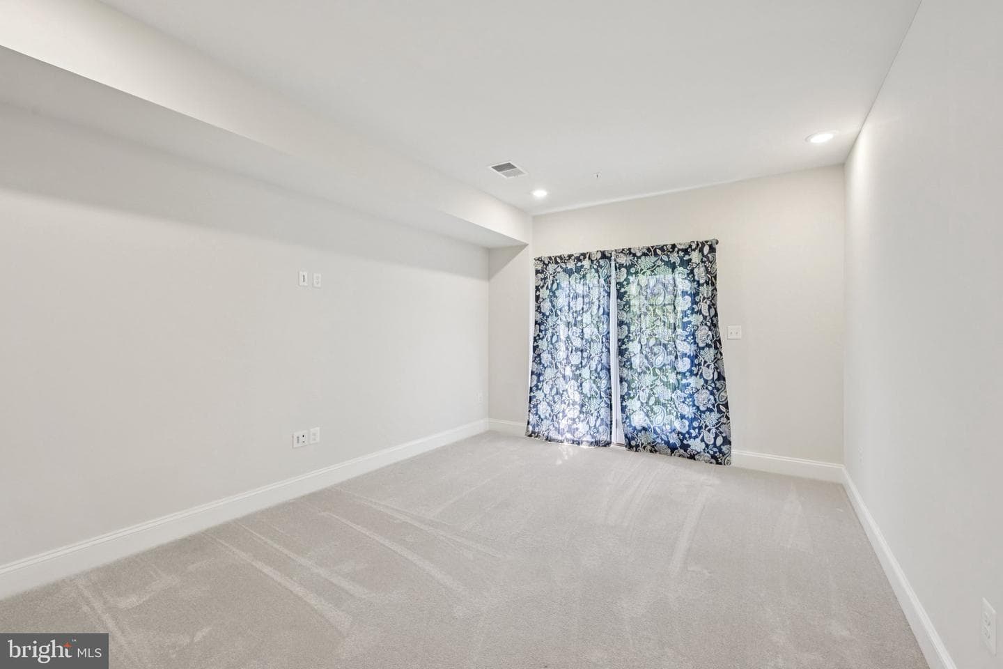 833 Stonecliffe Road photo 28
