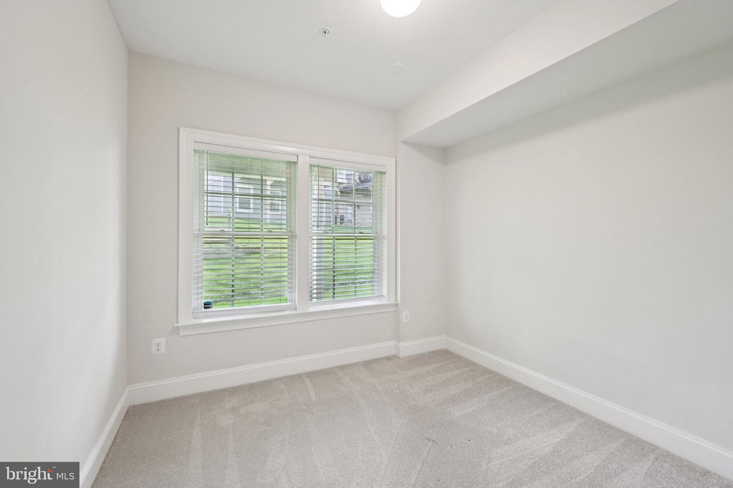 833 Stonecliffe Road photo 30