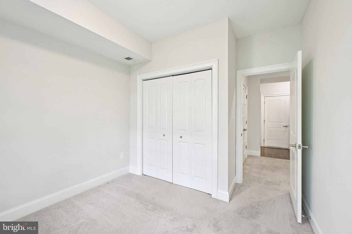 833 Stonecliffe Road photo 31