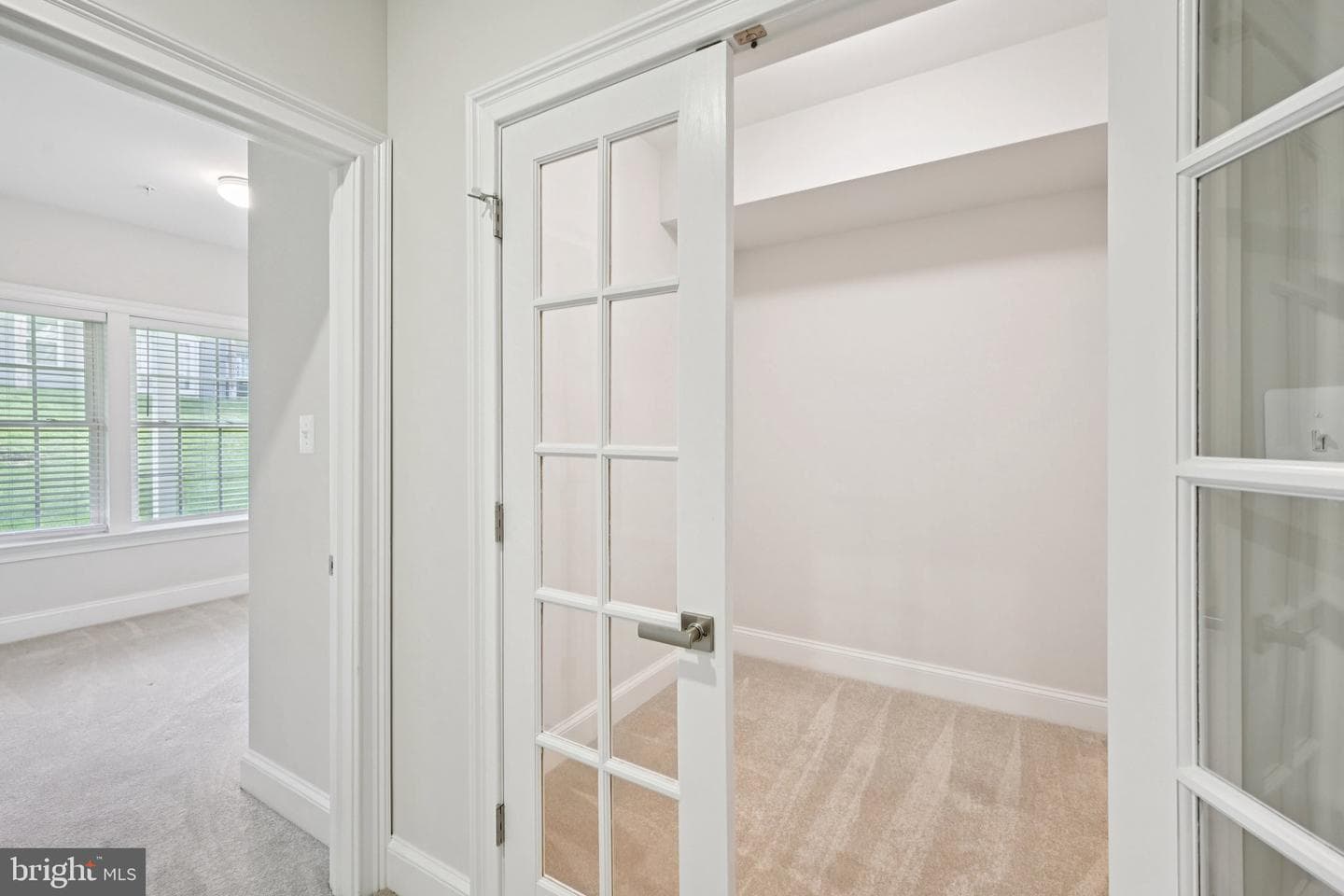 833 Stonecliffe Road photo 32