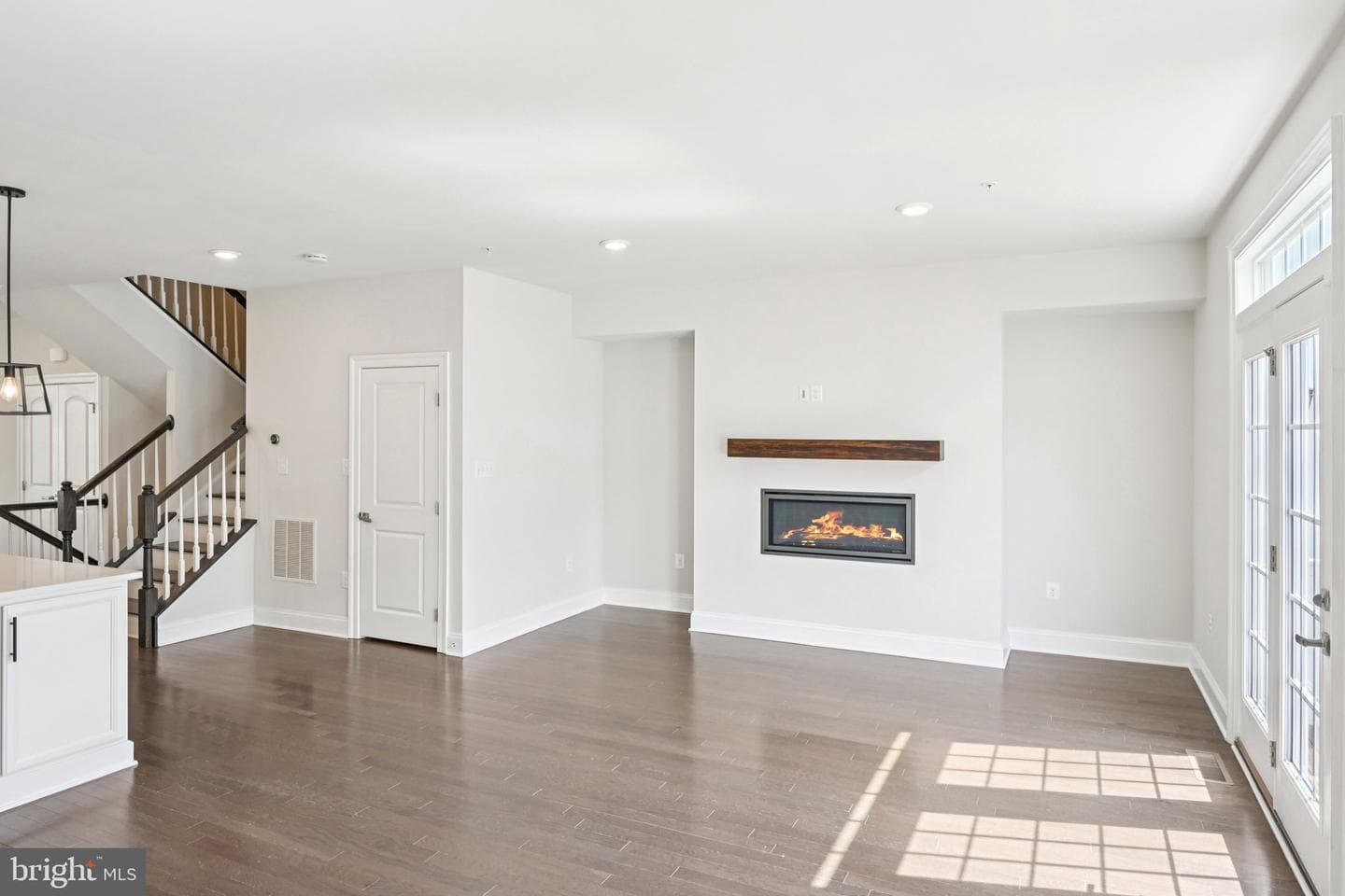 833 Stonecliffe Road photo 8