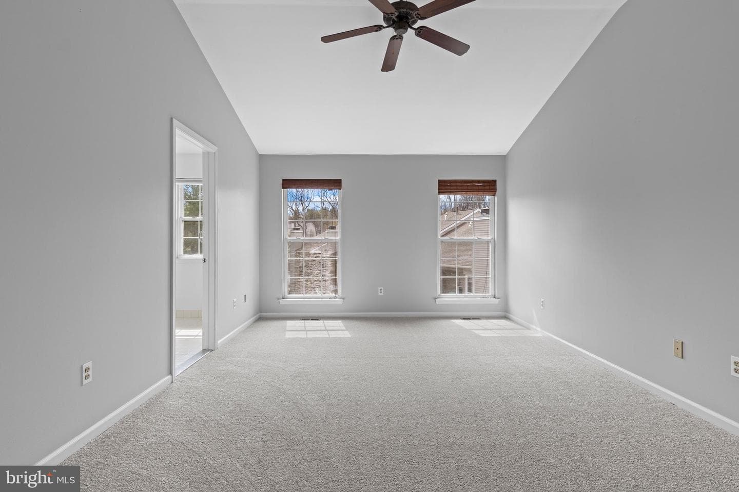 112 Stewarts Court #406 photo 27