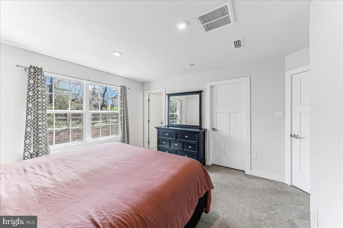 215 Sloan Drive photo 17
