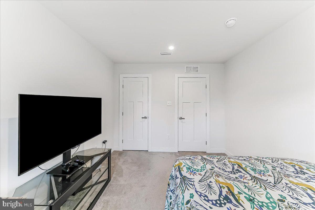 215 Sloan Drive photo 22