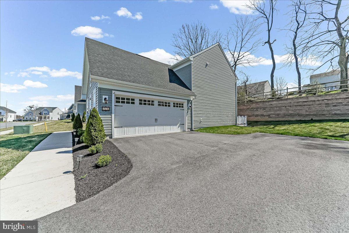 215 Sloan Drive photo 30