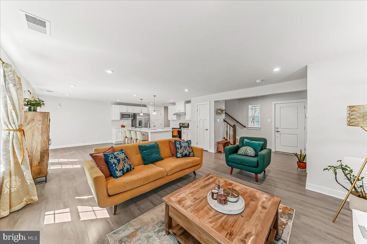 215 Sloan Drive photo 8