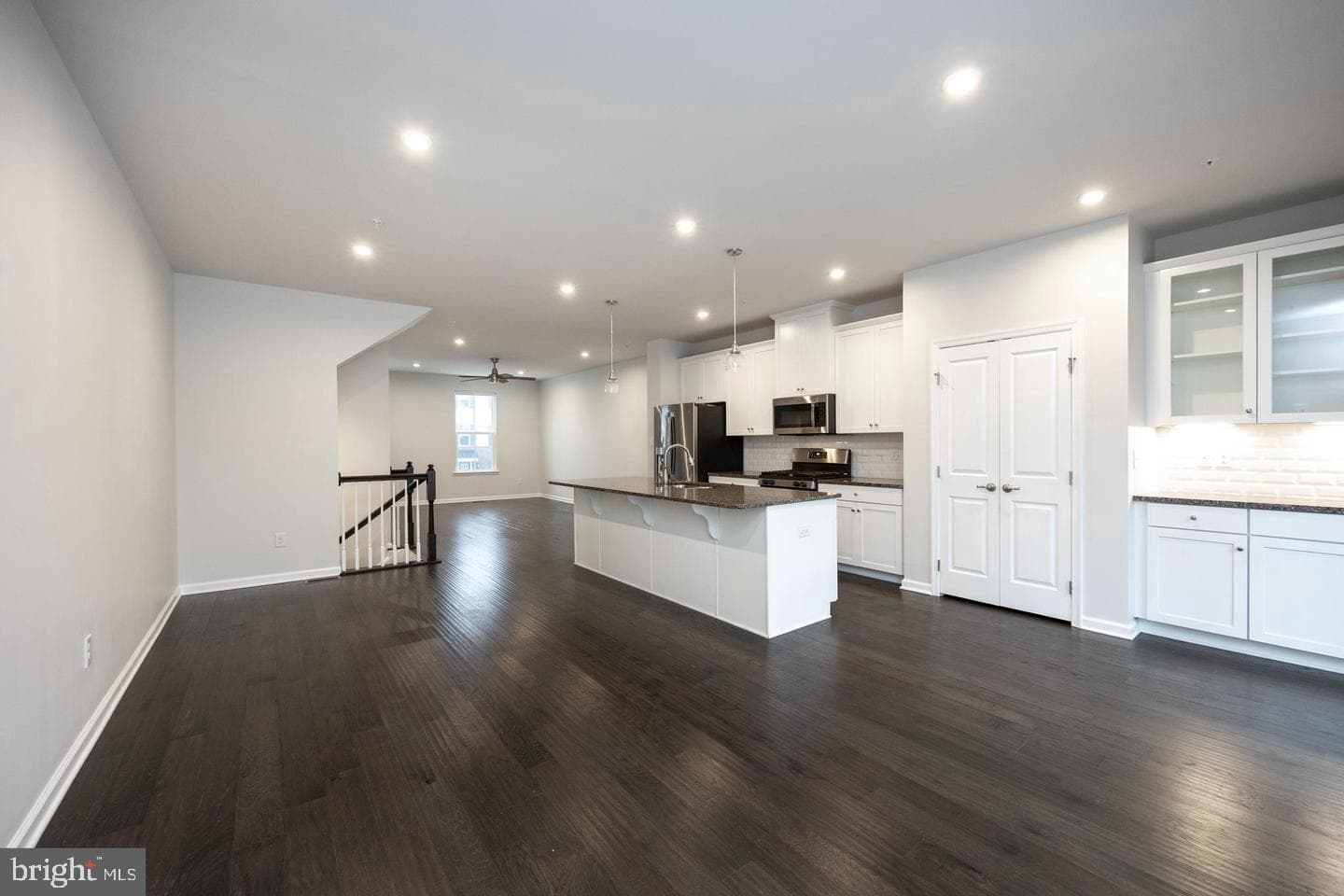 602 Holywell Drive photo 8