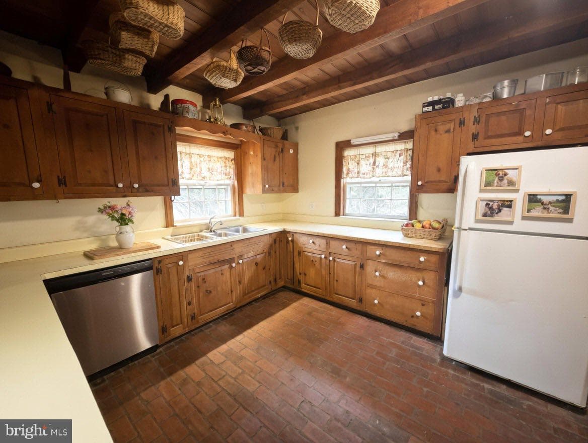 1258 Jaine Lane photo 6