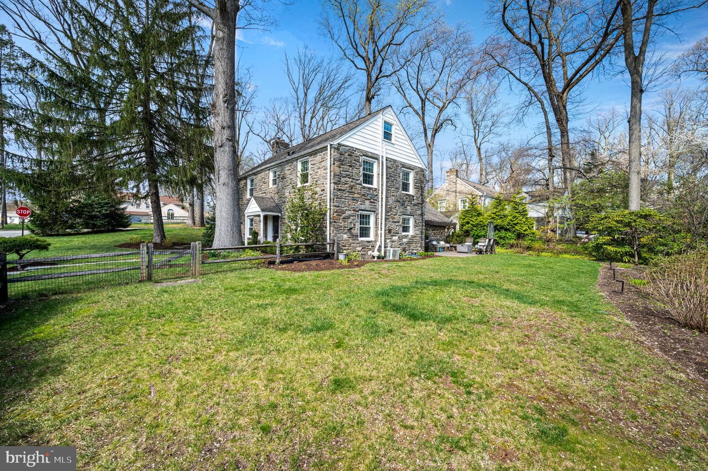 2 Briar Road photo 40