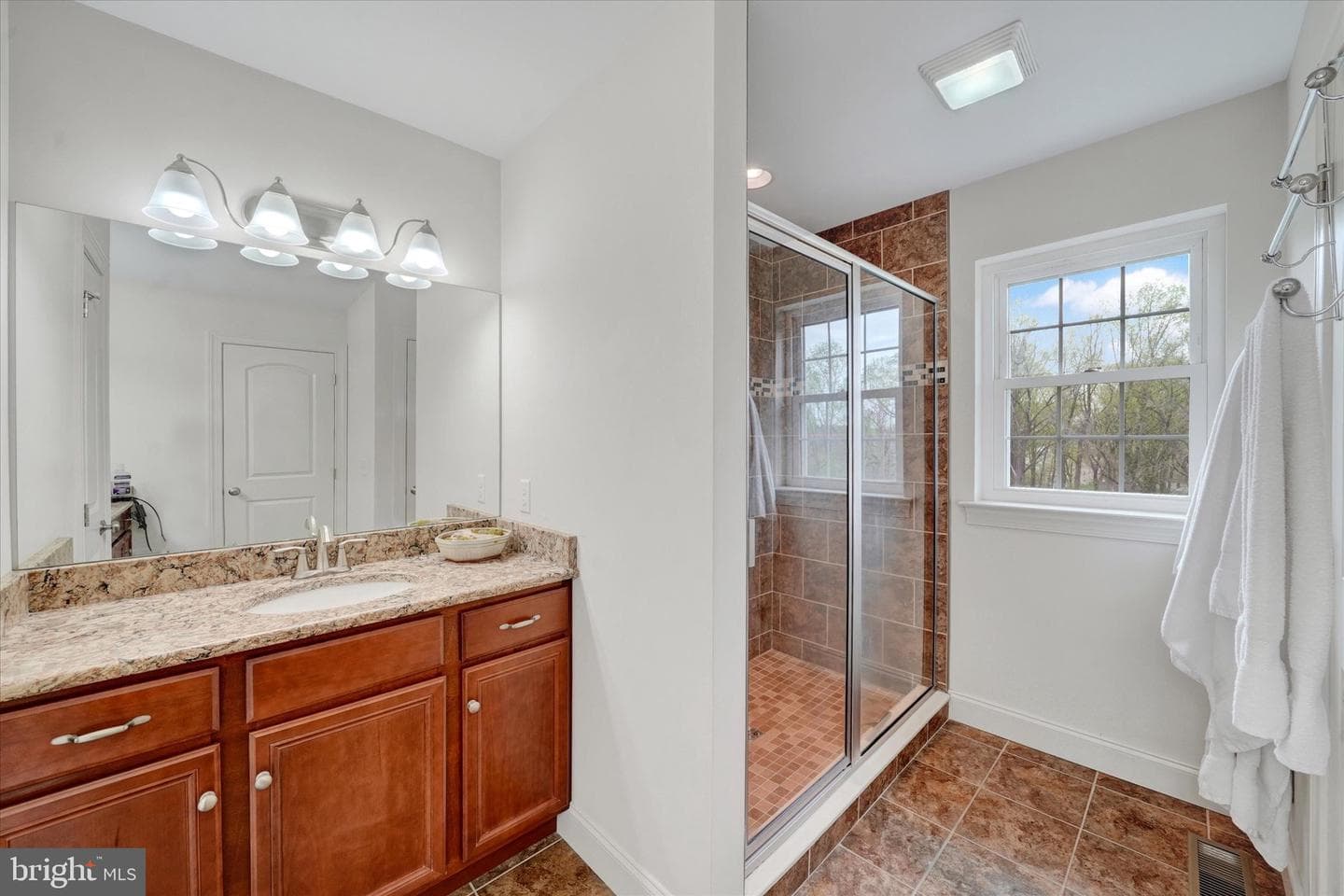 440 Commonwealth Drive photo 24