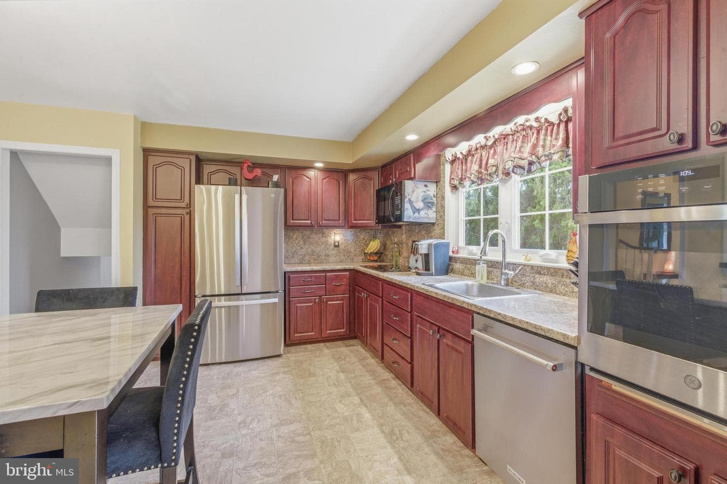329 Devonshire Road photo 11