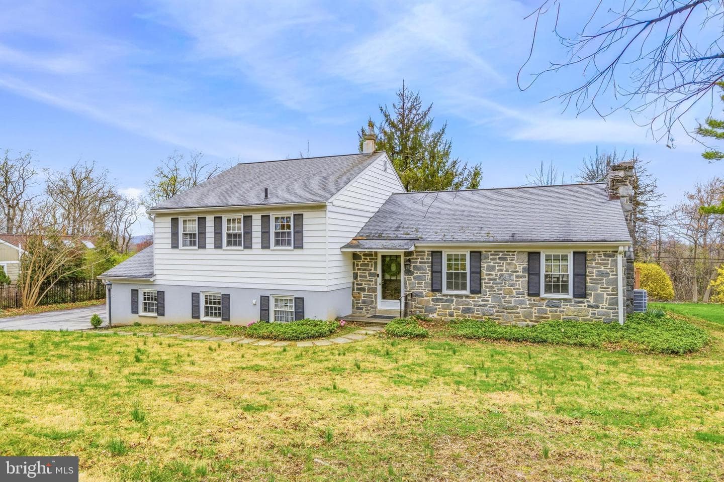 329 Devonshire Road photo 2