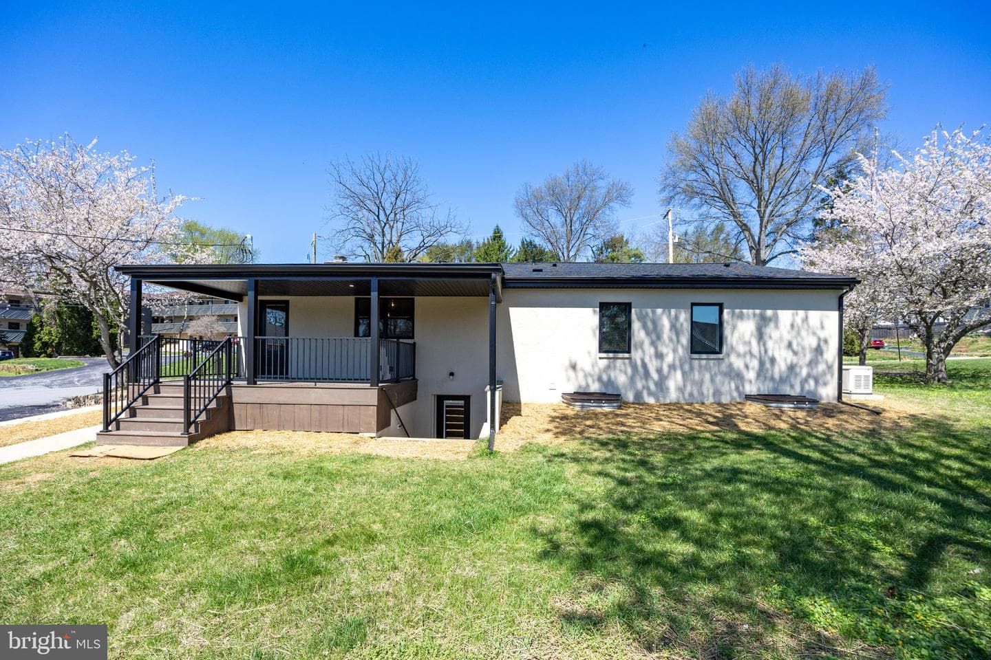 504 W Lafayette Street photo 41