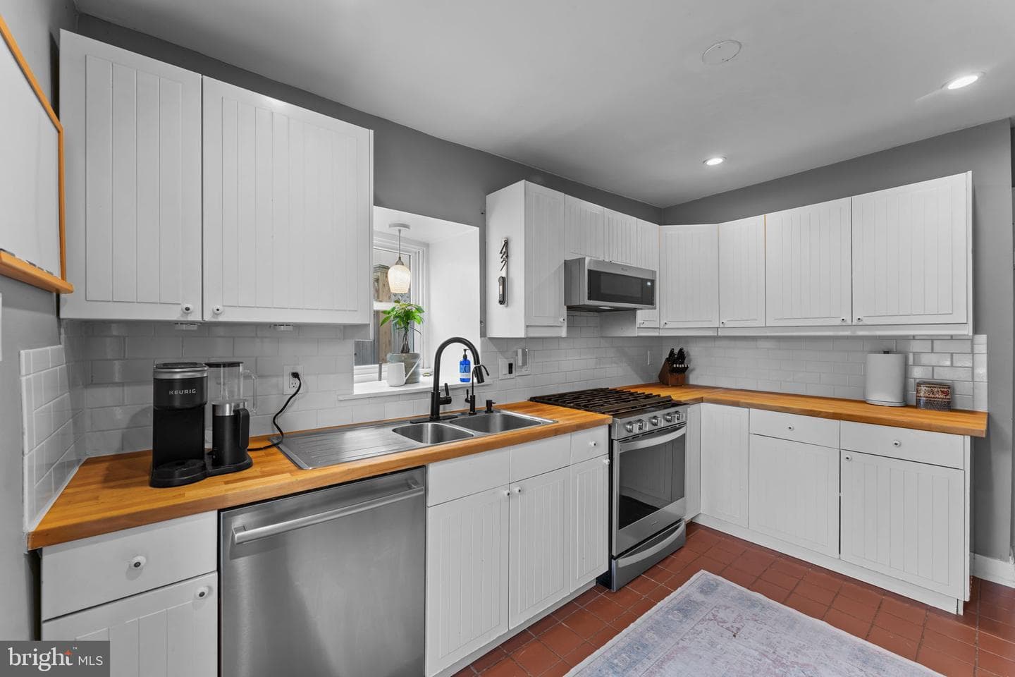 214 N Franklin Street photo 16