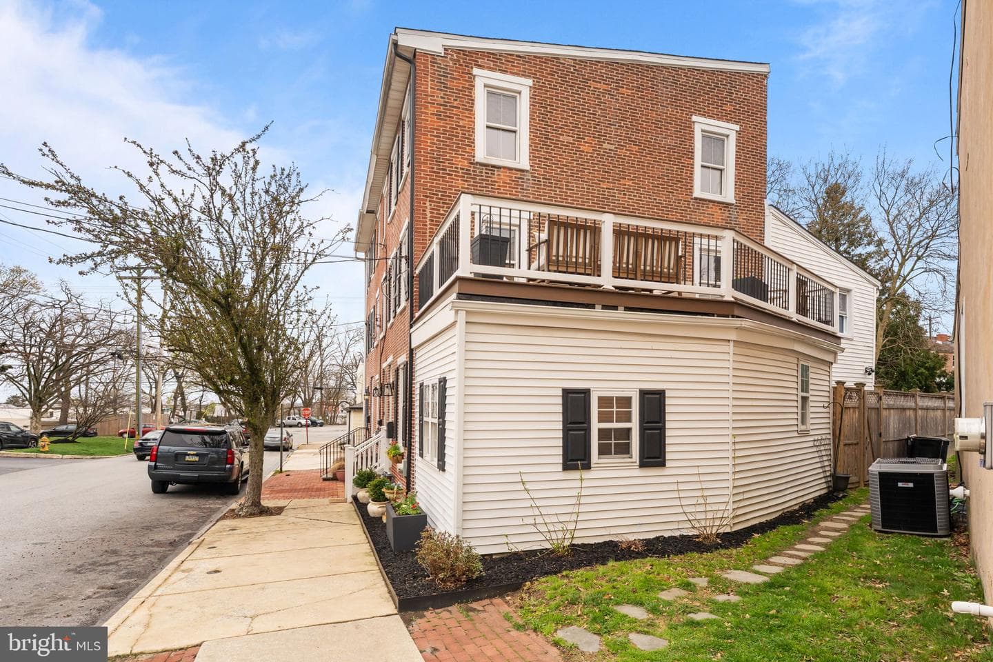 214 N Franklin Street photo 2