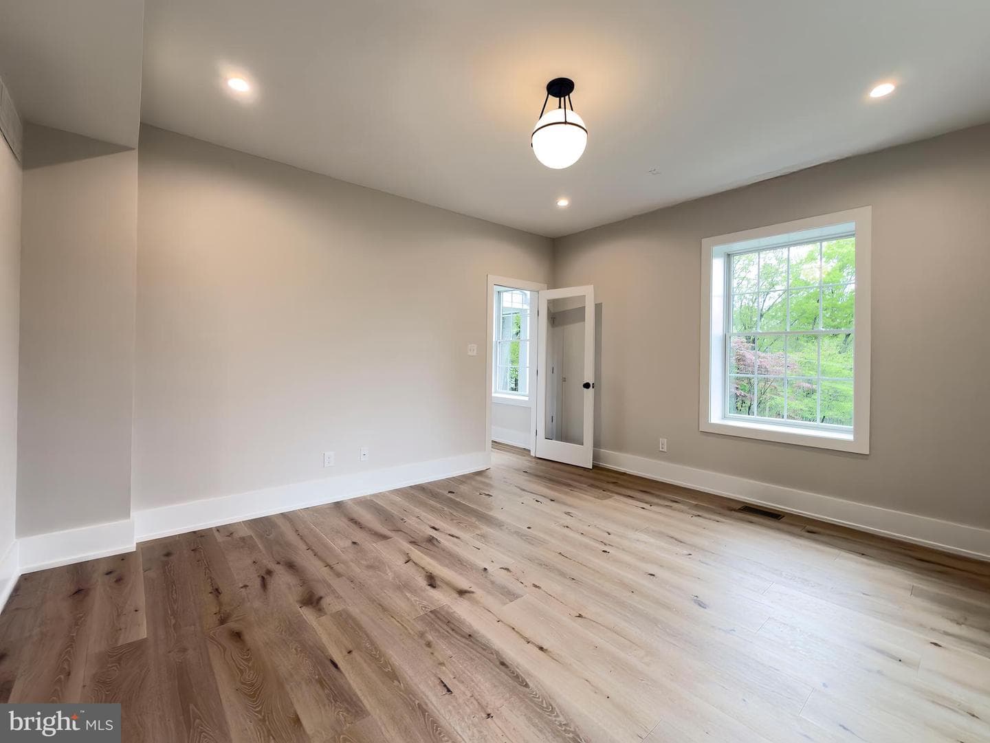 665 Valley View Lane photo 18