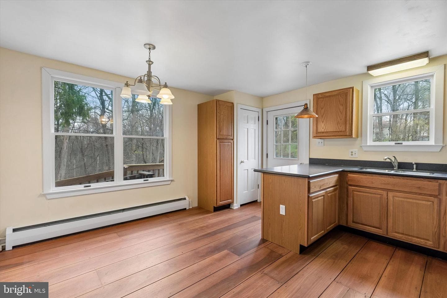 27 Woodbine Avenue photo 5