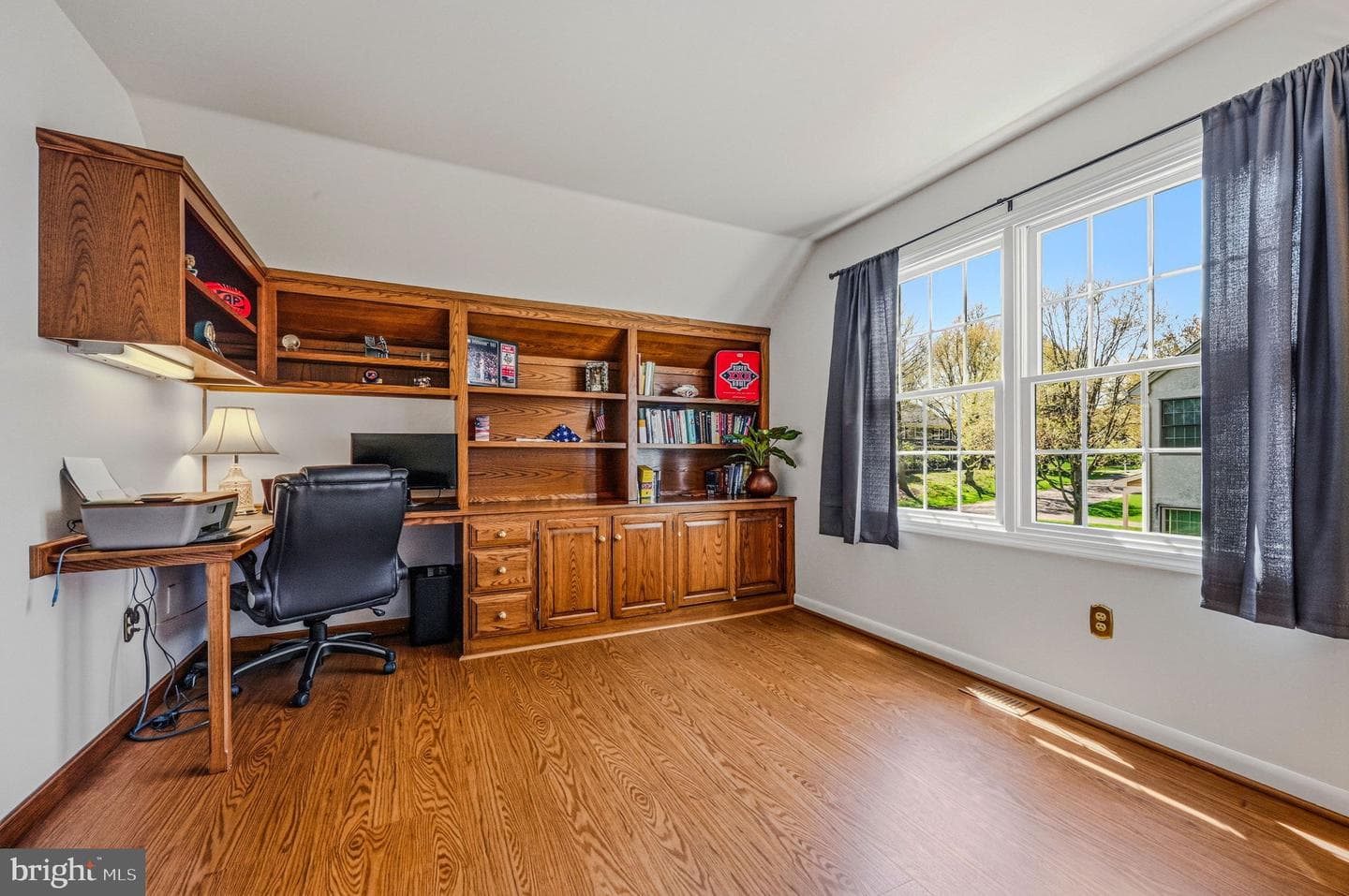 1045 Saint Georges Lane photo 37