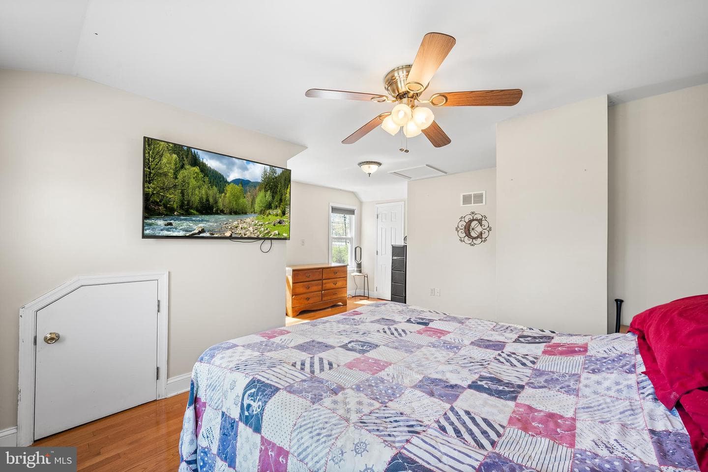 1356 S Hanover Street photo 17