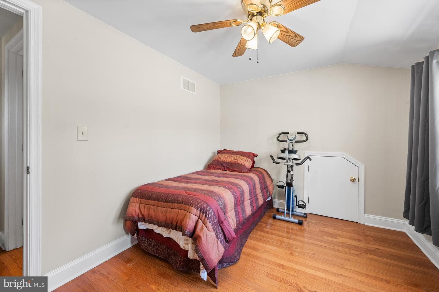 1356 S Hanover Street photo 22