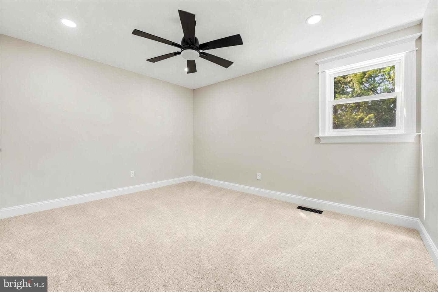 1376 College Hill Drive photo 21