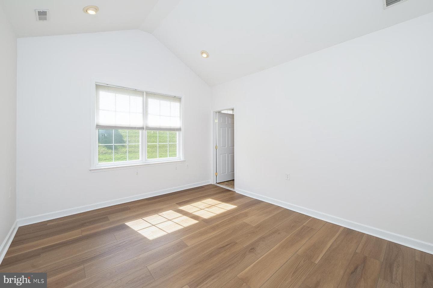 136 Haslan Lane photo 14