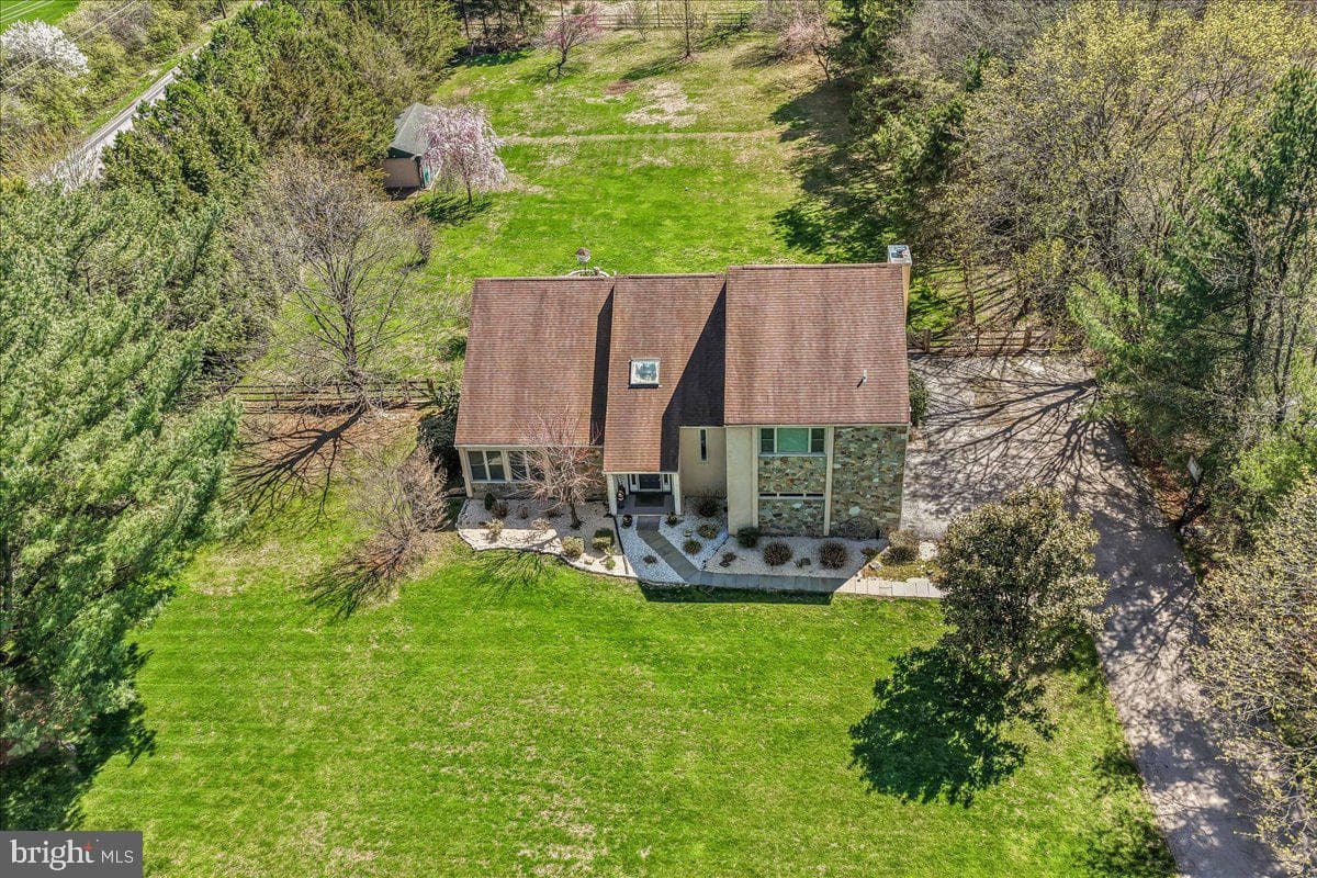 100 Chapel Drive photo 44