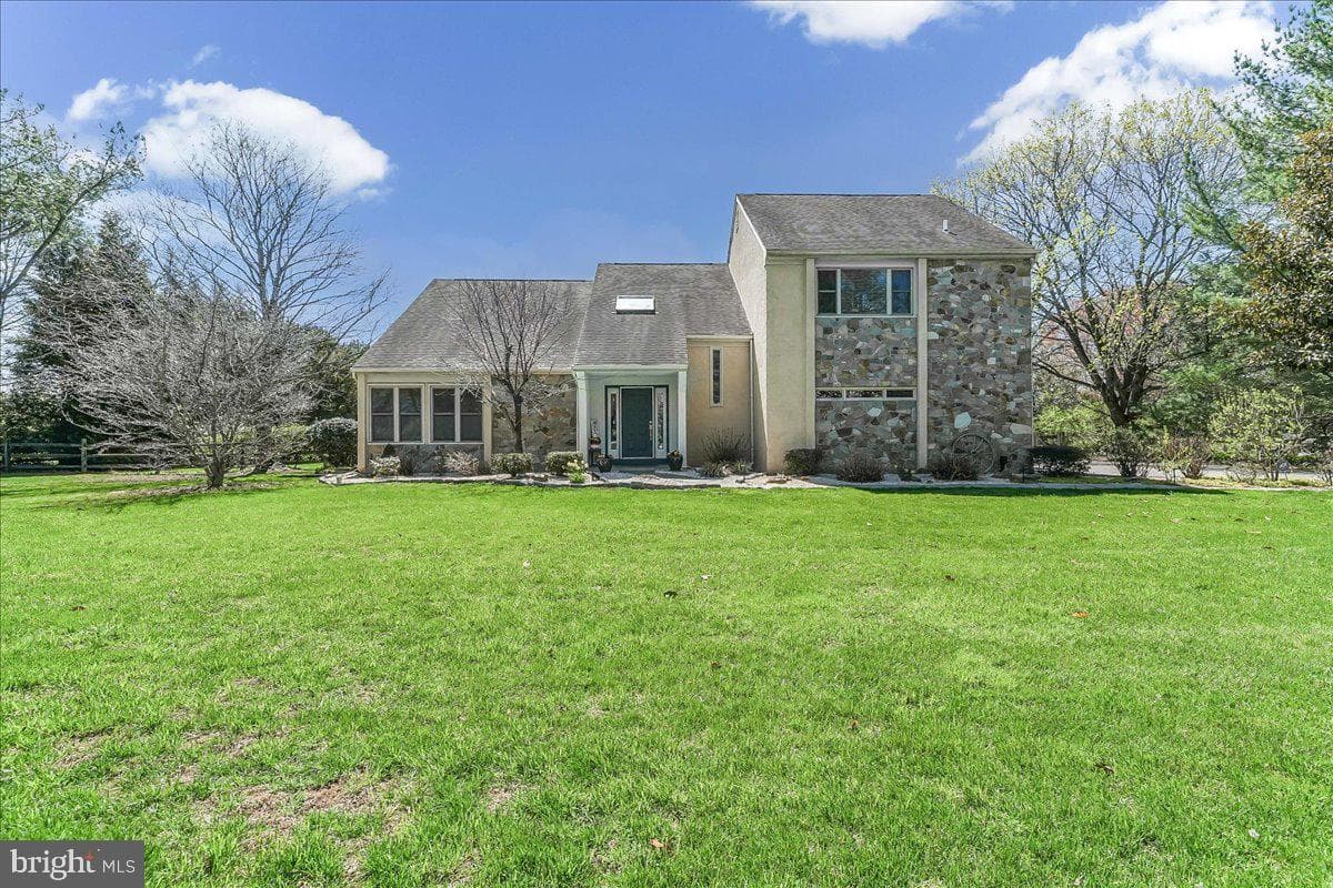100 Chapel Drive photo 54